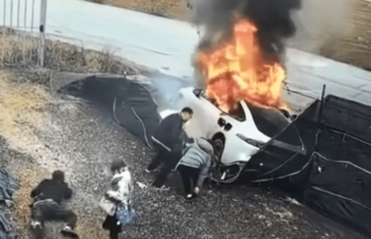 მიზეზი, რომლის გამოც ჩინეთში ელექტრონული სახელურები აიკრძალა | ვიდეო