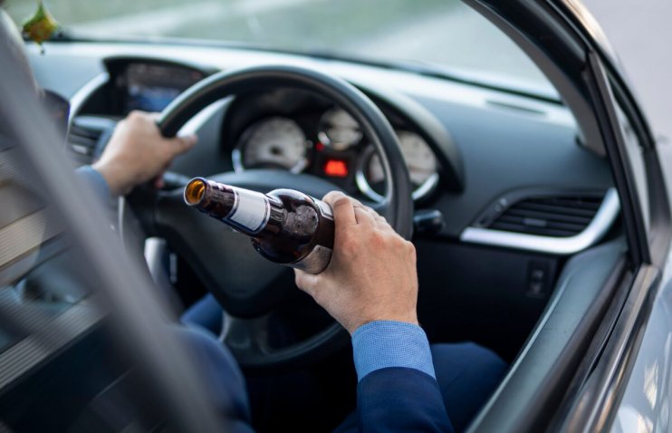 აშშ-ში ნასვამი მძღოლების „შემაჩერებელი ტექნოლოგიის“ დანერგვას განიხილავენ