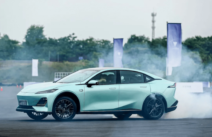 ჩინეთი რეკორდული დიაპაზონის მქონე მყარსხეულიან ბატარეებს უშვებს