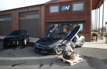 BMW i8 დამსახურებულ სიმძლავრეს მიიღებს | „იუთუბერი“ მოდელში 6-ცილინდრიანი ძრავის განთავსებას გეგმავს