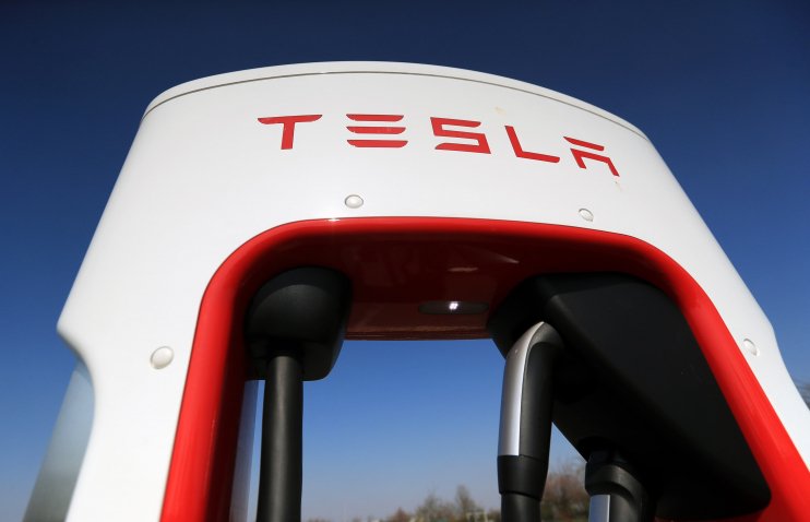 Tesla ევროპაში ახალ ეპოქას იწყებს | ავტომწარმოებელი სახლებს ელექტროენერგიას მიაწვდის