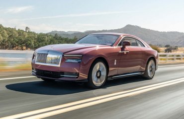 V12 „თამაშში“ რჩება | Rolls-Royce ელექტრიფიკაციის გეგმაზე უკან იხევს