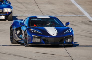 Chevrolet-მა ახალი C8 Corvette Grand Sport-ი ტრასაზე გამოაჩინა