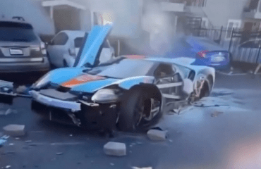 ძვირადღირებული უყურადღებობა | ავარიაში Ford GT განადგურდა