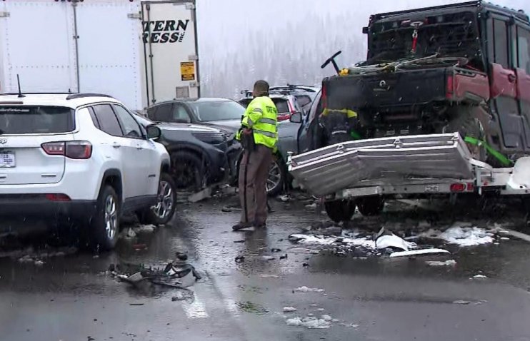მასშტაბური ავარია კოლორადოში | 70-მდე ავტომობილი ერთმანეთს დაეჯახა
