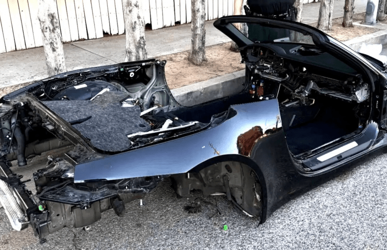 ლოს-ანჯელესში ქურდებმა Porsche 911 ბოლო ჭანჭიკამდე დაშალეს