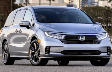 Odyssey „მწოლიარე პოლიციელზე“ გადავლისას უსაფრთხოების ბალიშებს ხსნის | Honda 440 000 მინივენს გაიწვევს