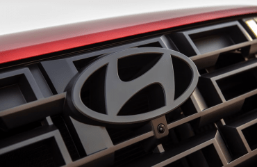 Hyundai-სა და Kia-ს დასაქმებულების შრომითი უფლებების დარღვევასა და დისკრიმინაციაში ადანაშაულებენ