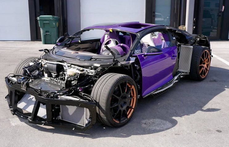 იუთუბერმა განადგურებული Bugatti Chiron-ი ხელნაკეთი ნაწილებით აღადგინა და გაატარა