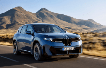 BMW iX3 შიგაწვისძრავიან X3 M50-ზე იაფია და ერთი დამუხტვით Tesla Model Y-ზე შორსაც მიდის
