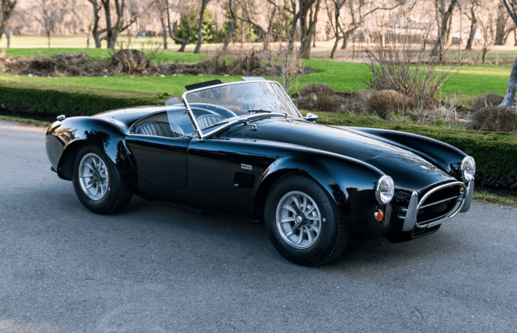 აუქციონზე უიშვიათესი Shelby 427 Cobra Roadster-ი გამოჩნდა