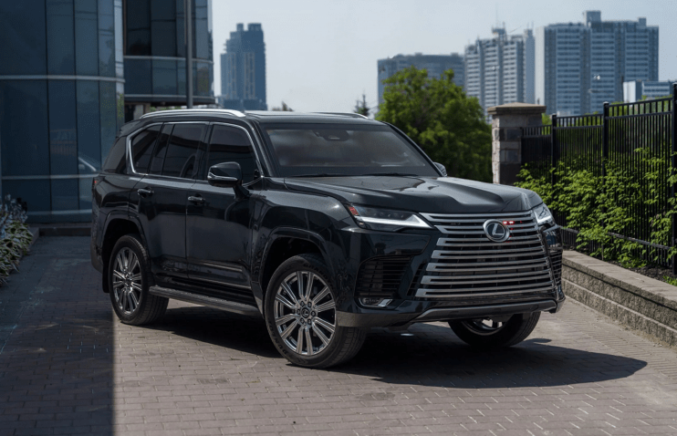 ამ Lexus LX 700-ში ვერც ერთი თავდასხმა ვერ შეგაშინებთ