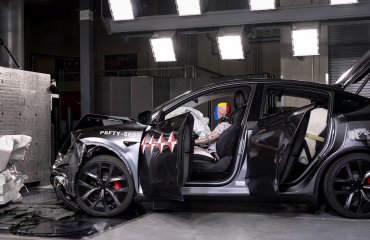 Tesla ამტკიცებს, რომ უსაფრთხოების AI ტექნოლოგიით მრავალ მძღოლს გადაარჩენს
