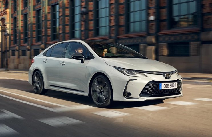 Toyota-მ ყველაზე იაფი Corolla მექანიკური გადაცემათა კოლოფითა და ხუთი სატერფულით აღჭურვა