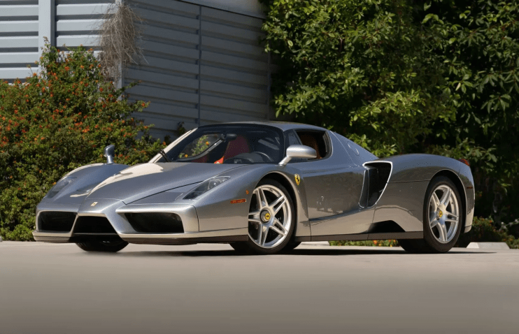 Ferrari Enzo-ს ფასები რეკორდულად იზრდება — ნაცრისფერი სუპერქარი 8-ნიშნა თანხად გაიყიდა