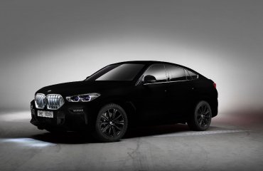 ჩინელებმა BMW-ზე უფრო შავი ფერი შექმნეს | ახალი საღებავი სინათლის 99.9%-ს შთანთქავს და წყალსაც უძლებს