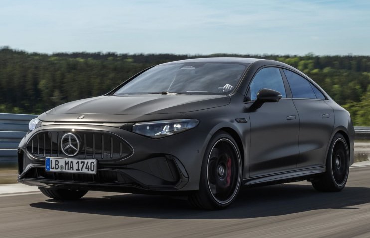 იხილეთ ახალი ზემძლავრი Mercedes-AMG CLA 45, რომელიც შიგაწვის ძრავის ხმას ჰბაძავს