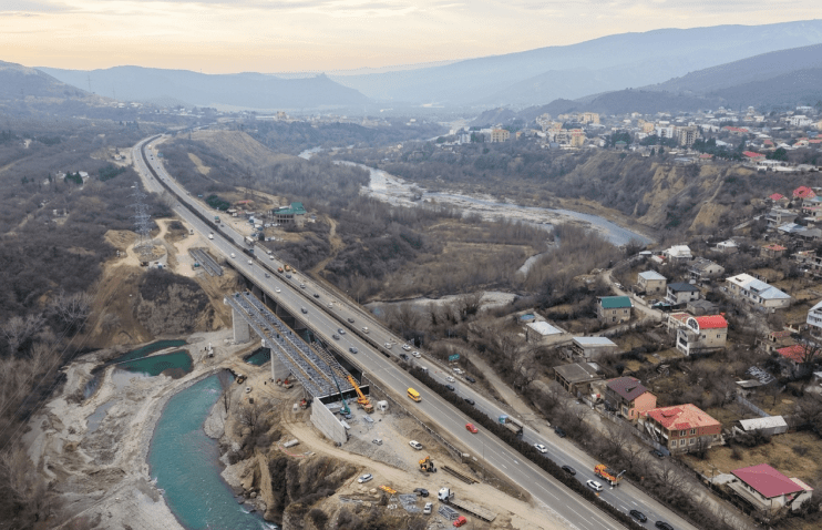 არაგვის ხიდზე სატვირთოების მოძრაობა დროებით ალტერნატიულ მარშრუტზე გადადის