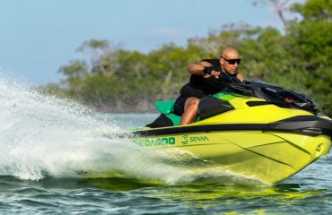 Sea-Doo-მ აირტონ სენას ხსოვნას უმძლავრესი წყლის სკუტერი მიუძღვნა