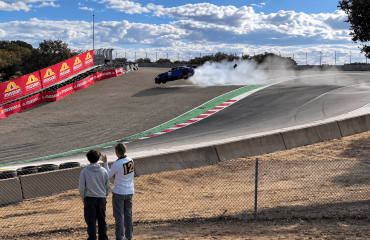 Laguna Seca-ზე Porsche 911-მა ბარიერი მთელი სიჩქარით გაანგრია