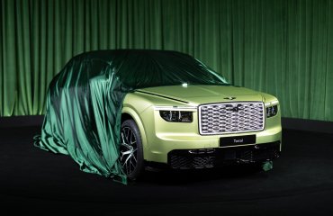 Bentley-ს მდიდარი მყიდველების ელექტრომობილებზე გადაყვანა სურს | პირველი EV ტრადიციული დიზაინითა და V8-ის ხმით