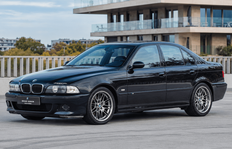 აუქციონზე უნიკალური BMW M5 E39 იყიდება