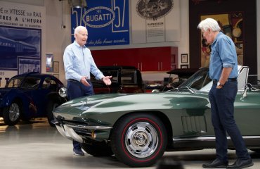„მოხუცი ჯო“ თავისი 1967 წლის Corvette Sting Ray-ით ავტოკონკურსზე გამოჩნდა