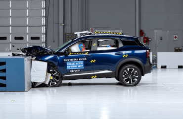 IIHS-მა ცნობილი ქროსოვერები ახალი მეთოდით შეამოწმა | გამოცდა მხოლოდ ერთმა ჩააბარა