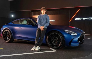 კიმი ანტონელი Mercedes-AMG-ით ღობეს შეეჯახა | რასელი კი, სიცილს ვერ იკავებდა
