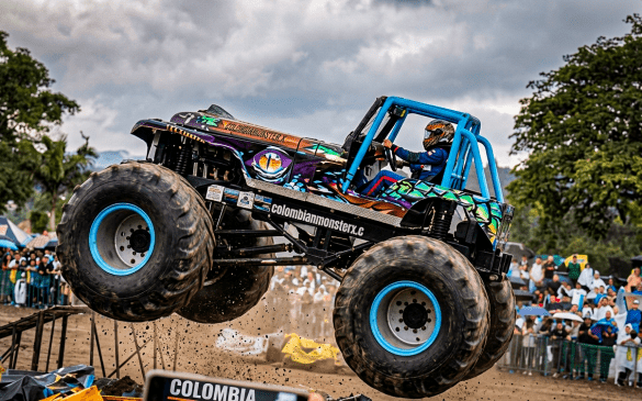 Monster Truck-ი შემთხვევით ხალხში შევარდა