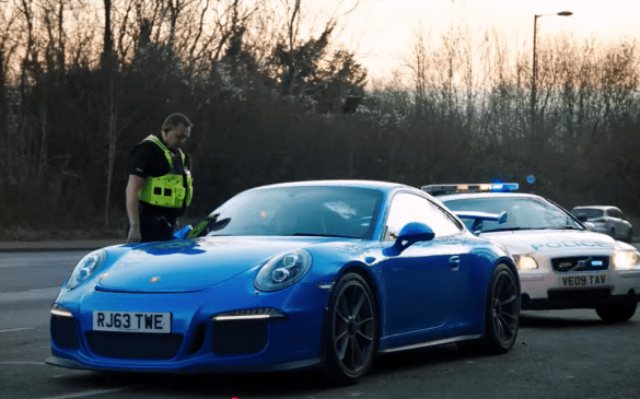 Porsche-ს დასტარტვის კონტროლის კრეატიული რეკლამა Grand Tour-ში