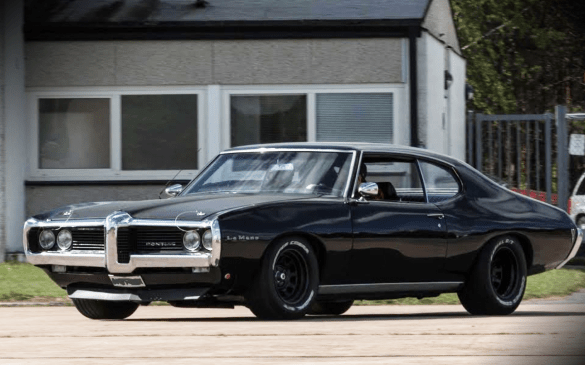 1969 წლის Pontiac LeMans-ის ხმა მოსახვევში 