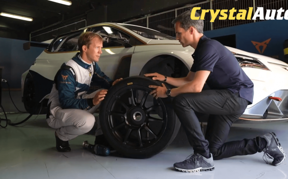 გამოცდილი ეკსტრომი ელექტრო Seat-ის ტესტირებაზე